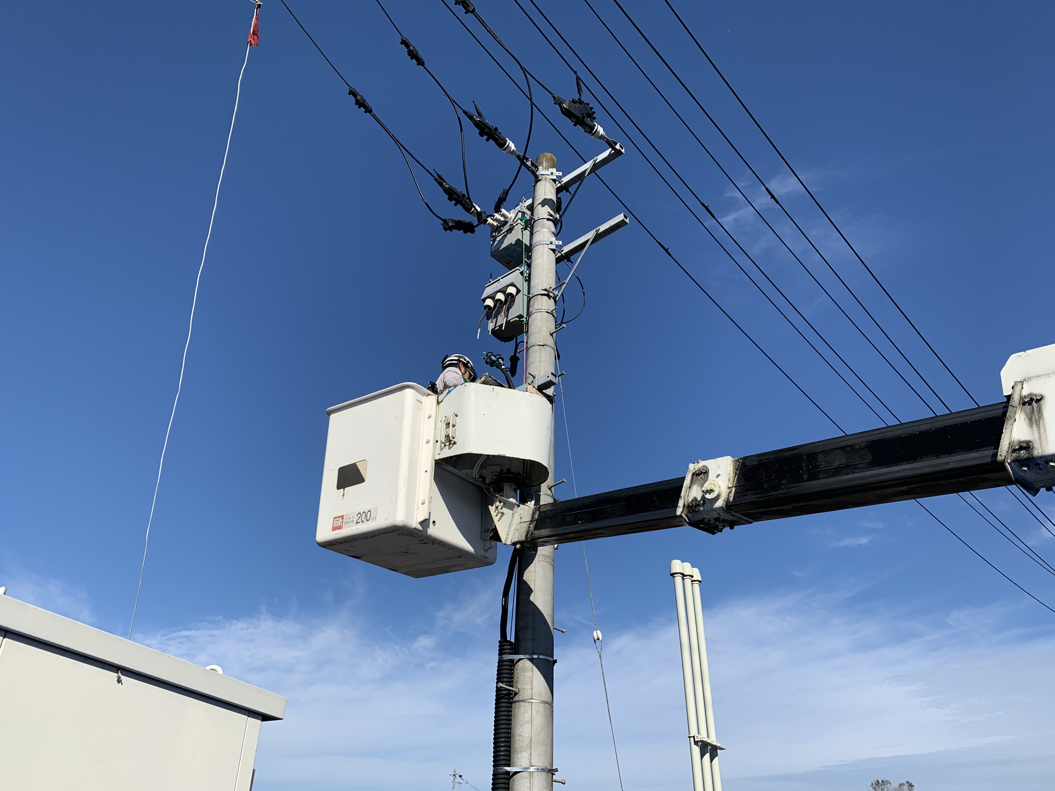 高圧ケーブル更新工事の施工写真(施工中)